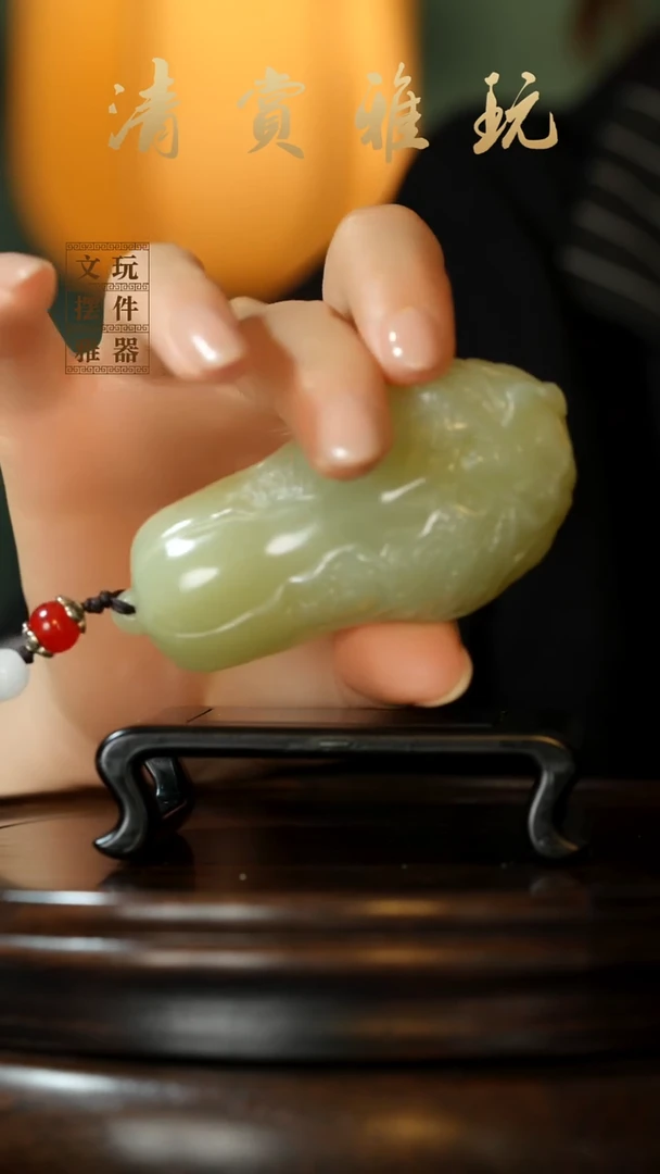 玉《手握白菜》手把件摆件