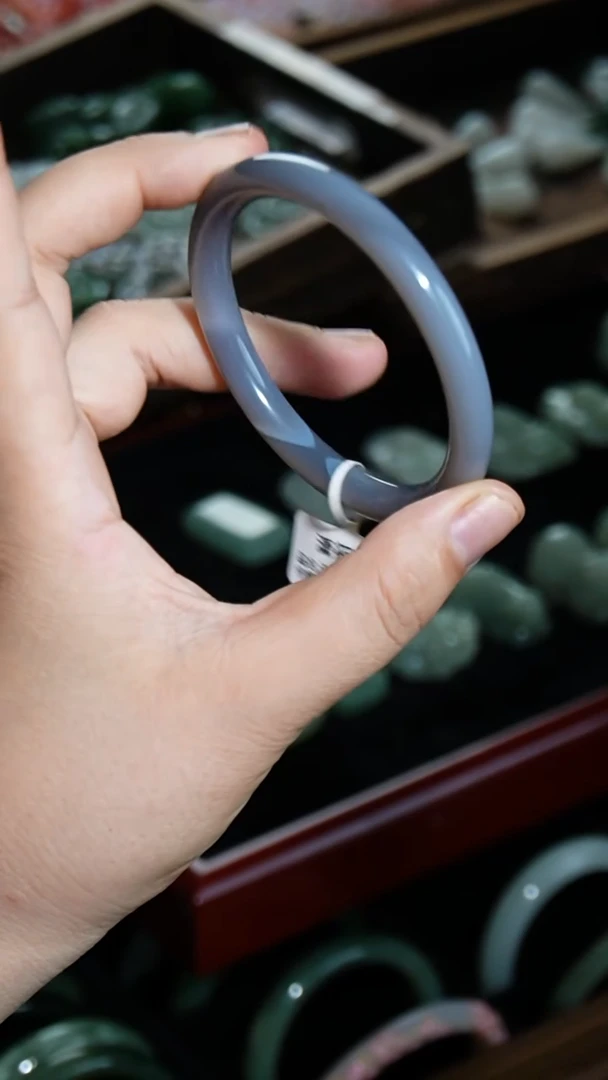 玛瑙/玉髓镯子未镶嵌001   57圈口