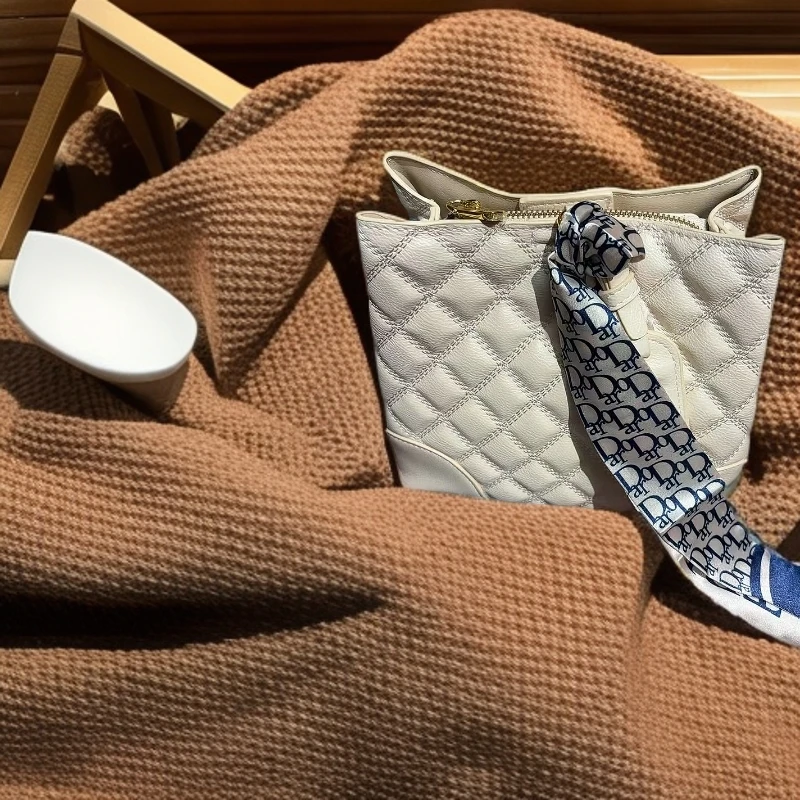 （霏霏礼物）白色手提时尚百搭肩包女士单肩