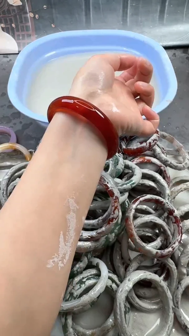 【闪购商品】石英质玉手镯未镶嵌43