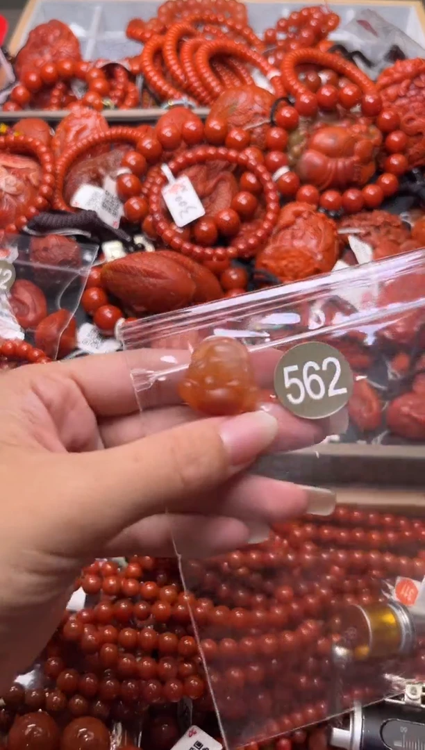 南红玛瑙未镶嵌珠宝奇石562