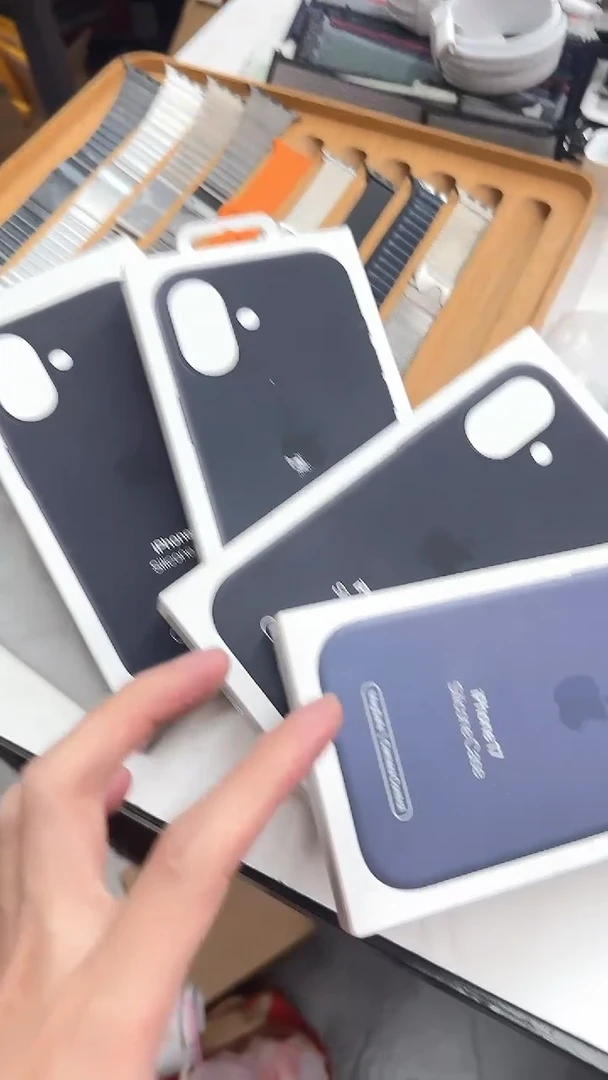准新品iPhone 17 黑色 硅胶 拆封99新