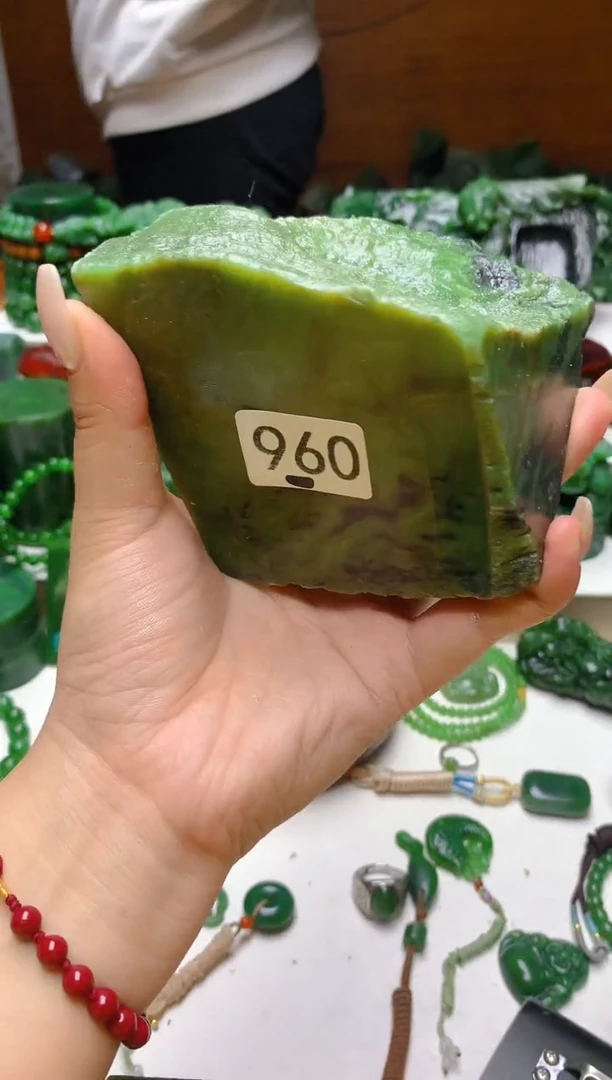 未镶嵌和田玉（碧玉）珠宝半成品0
