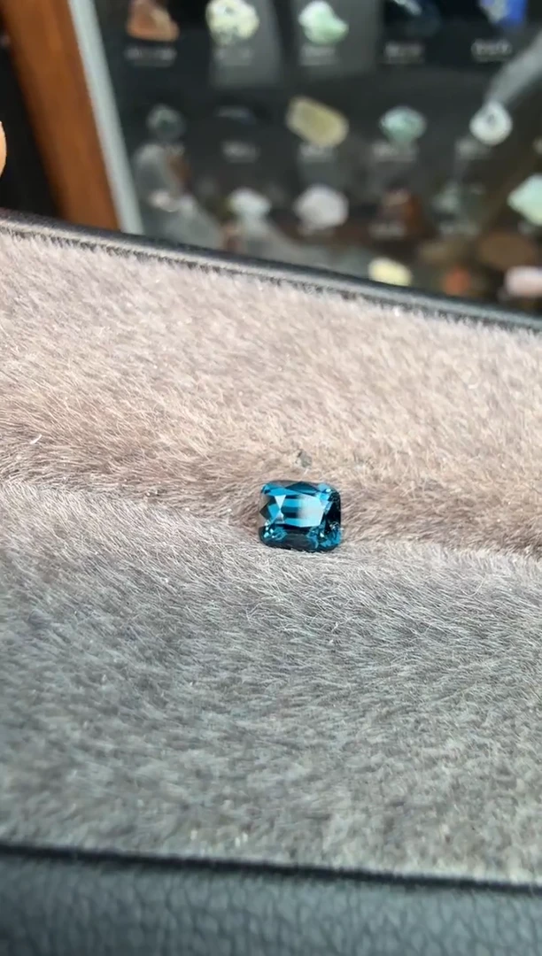 裸石尖晶石钴蓝色0.59ct-A641-1p