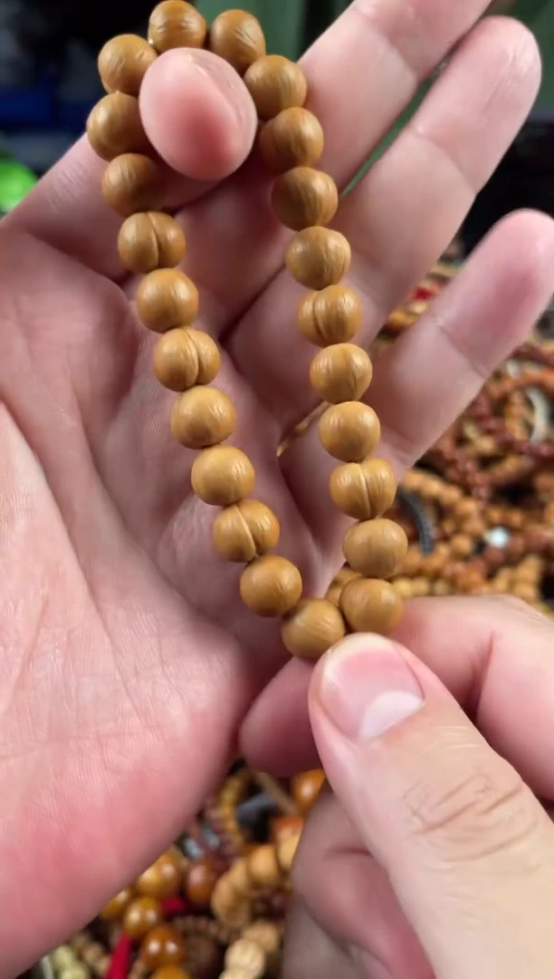 猴头核桃手串王胖子文玩工作室屁桃手持1.2左右