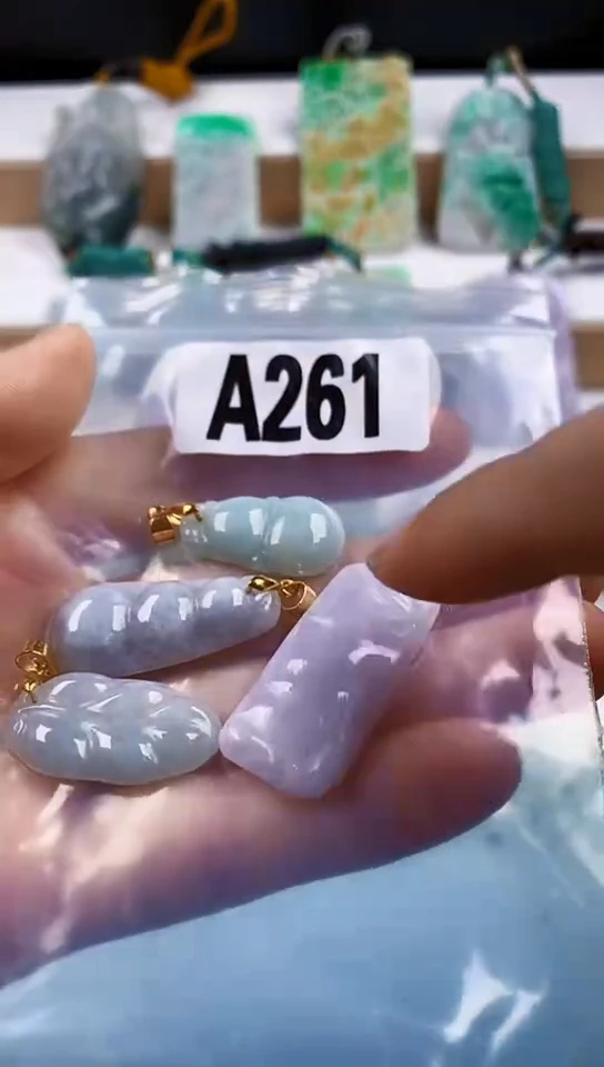 翡翠未镶嵌颈饰天然翡翠吊坠挂件