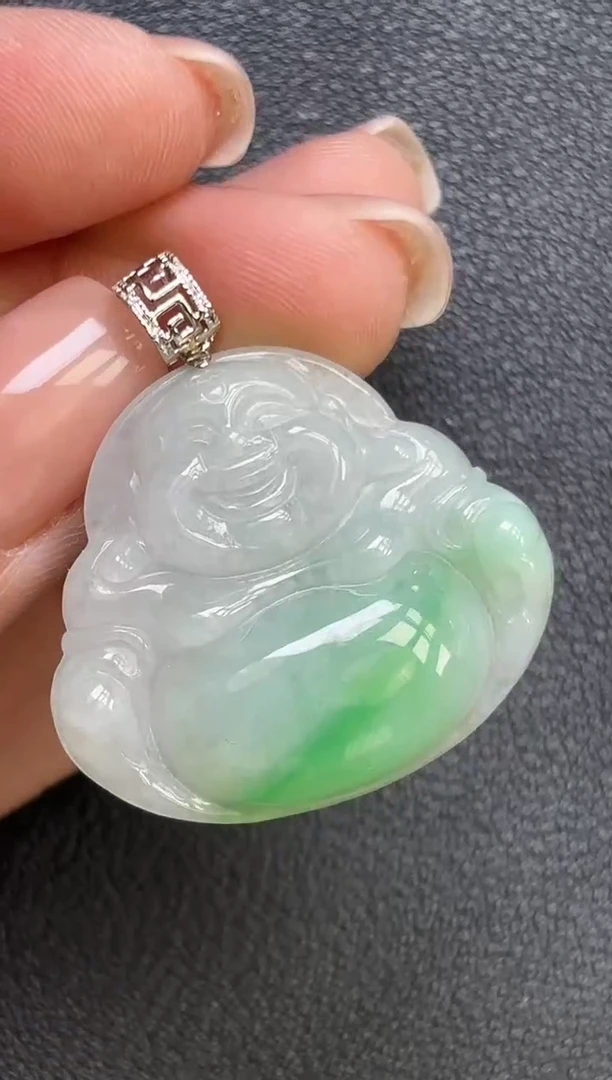 颈饰18K金镶嵌翡翠佛公