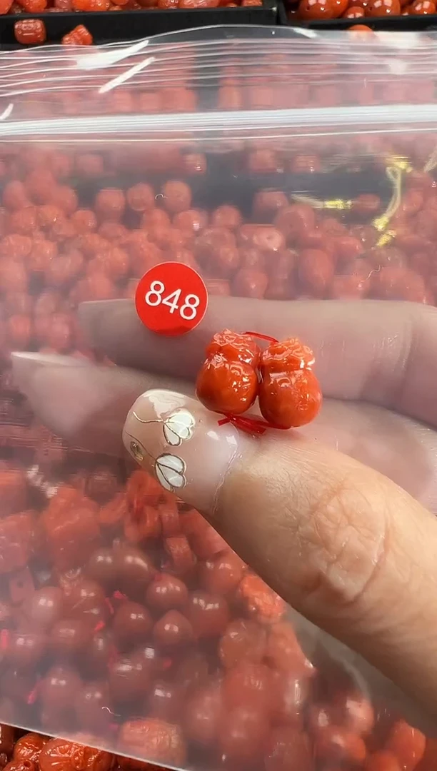 颈饰未镶嵌南红玛瑙1