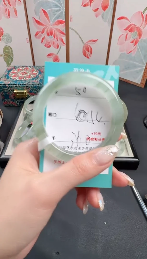 石英质玉手镯未镶嵌50