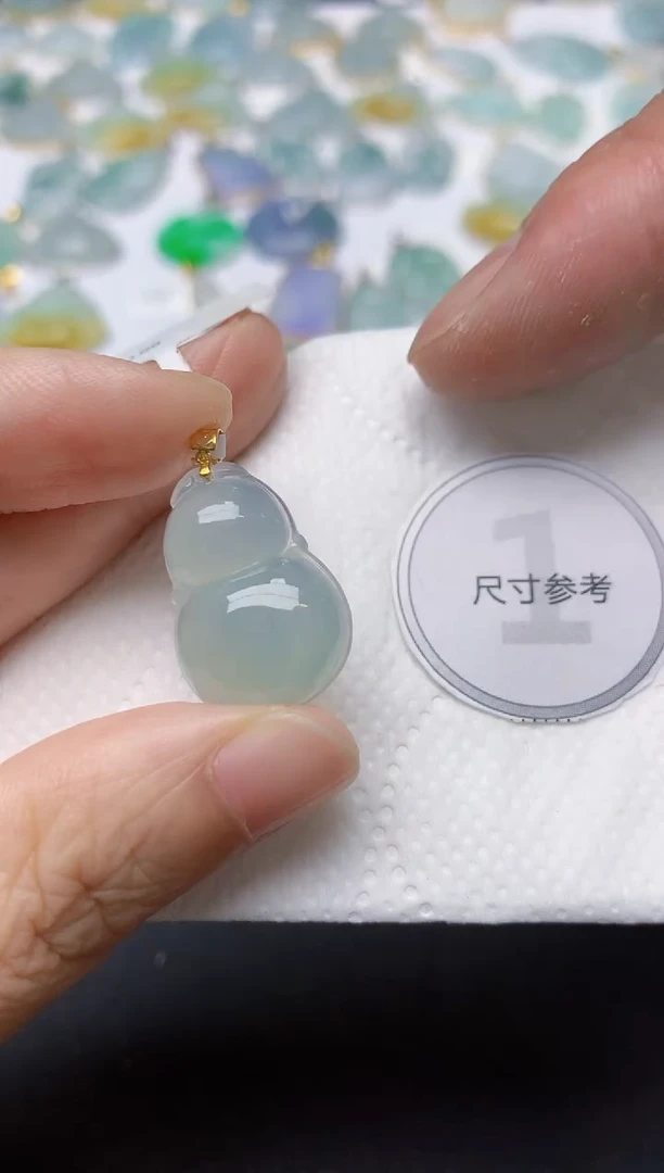 翡翠18K金镶嵌颈饰天然缅甸A货翡翠