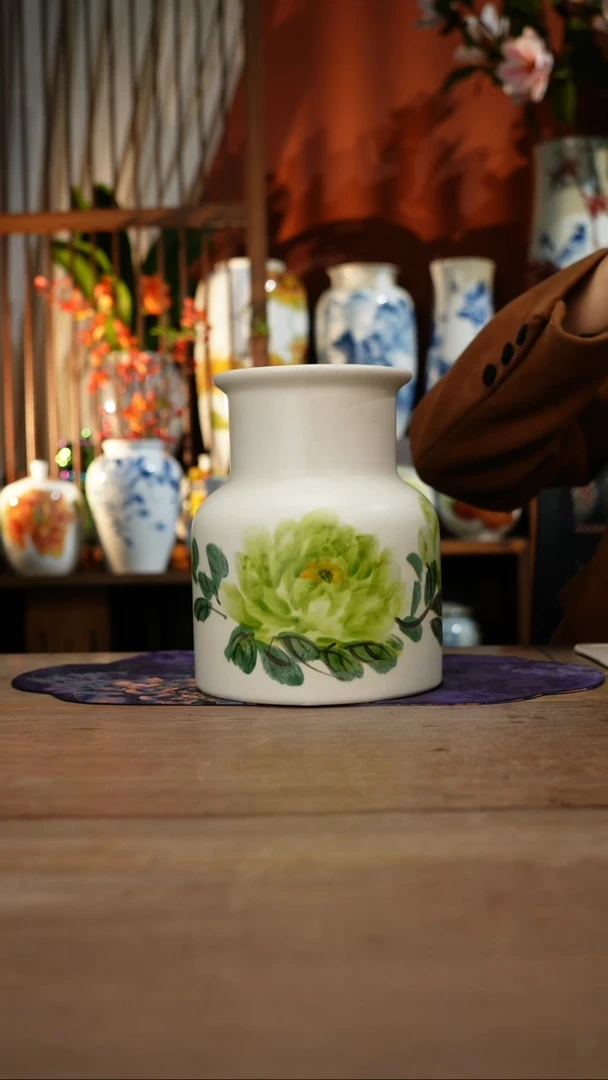 当代景德镇设计师釉下手绘陶瓷花瓶