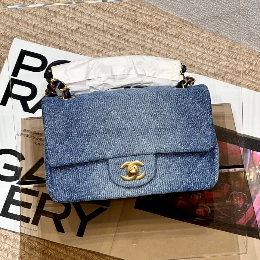 99新 Chanel/香奈儿 24S 蓝色渐变丹宁金扣大mini斜挎包
