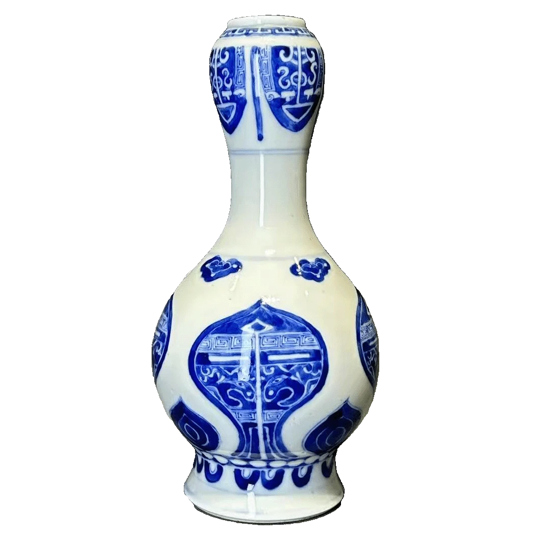 25201134x青花饕餮纹蒜头瓶