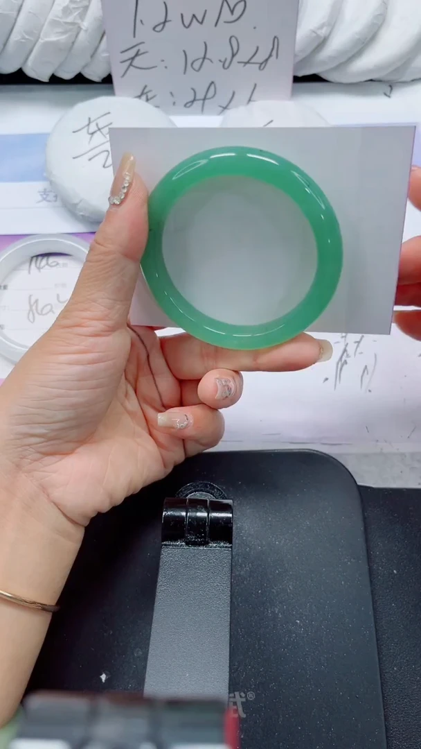 未镶嵌手镯石英质玉147-52.7