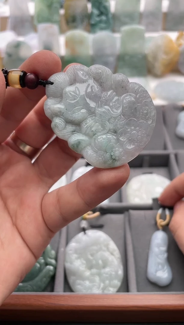 【闪购商品】翡翠颈饰未镶嵌..../2/18/ 93