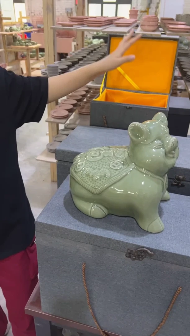 耀州窑青瓷大号福猪存钱罐+礼盒