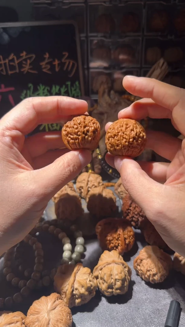 把件文玩核桃Q*奇38莲花虎头