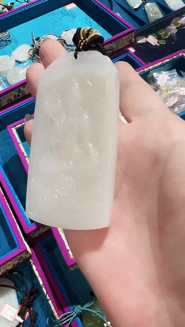 颈饰未镶嵌和田玉多样性发其一