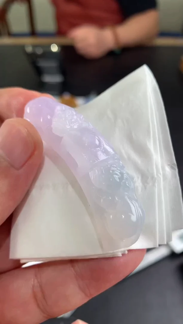 未镶嵌定制翡翠冰****。翡翠