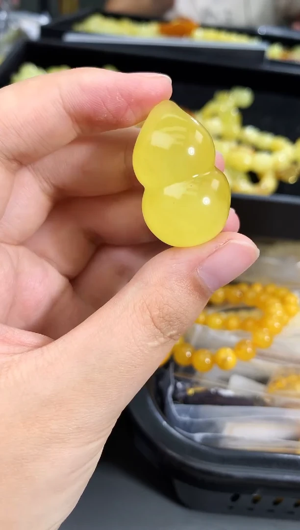 未镶嵌琥珀珠宝奇石143