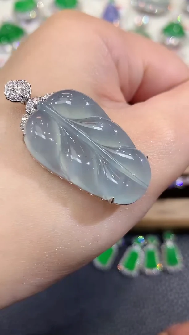 吊坠(不含链)18K金镶嵌翡翠A41