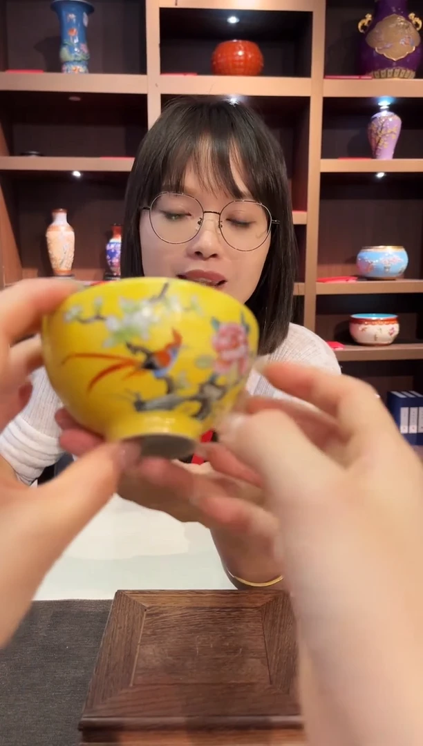 摆件景德镇制粉彩扒花主人杯
