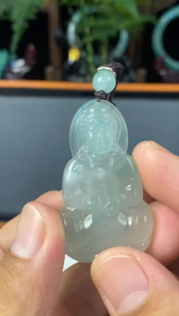 石英质玉（非洲翠）合金颈饰石英质玉（非洲翠）