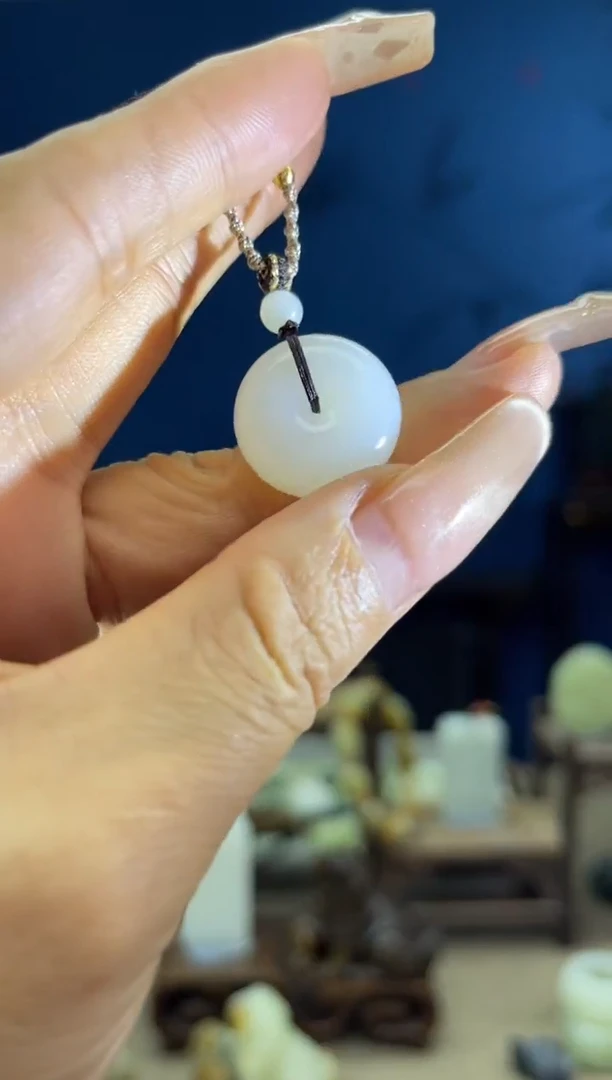 和田玉未镶嵌颈饰1