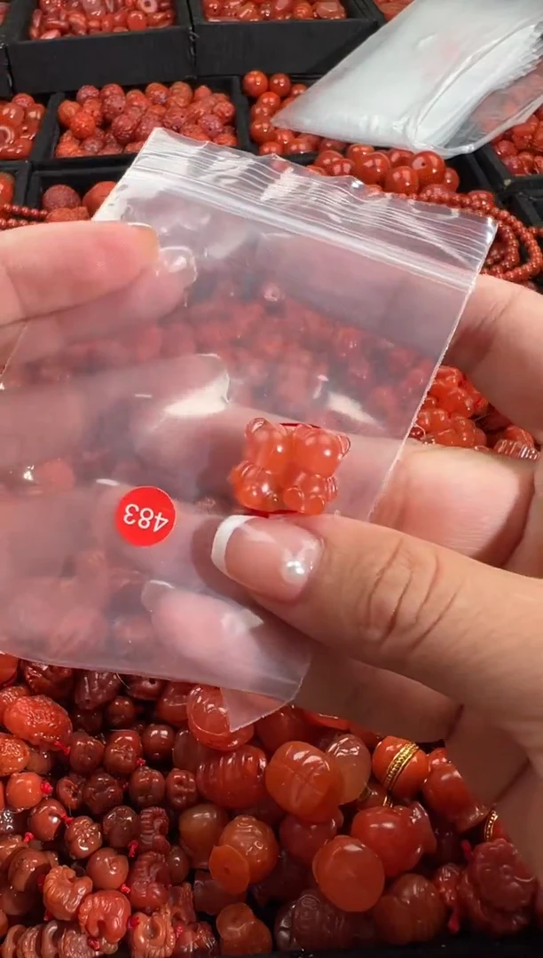 颈饰未镶嵌南红玛瑙1