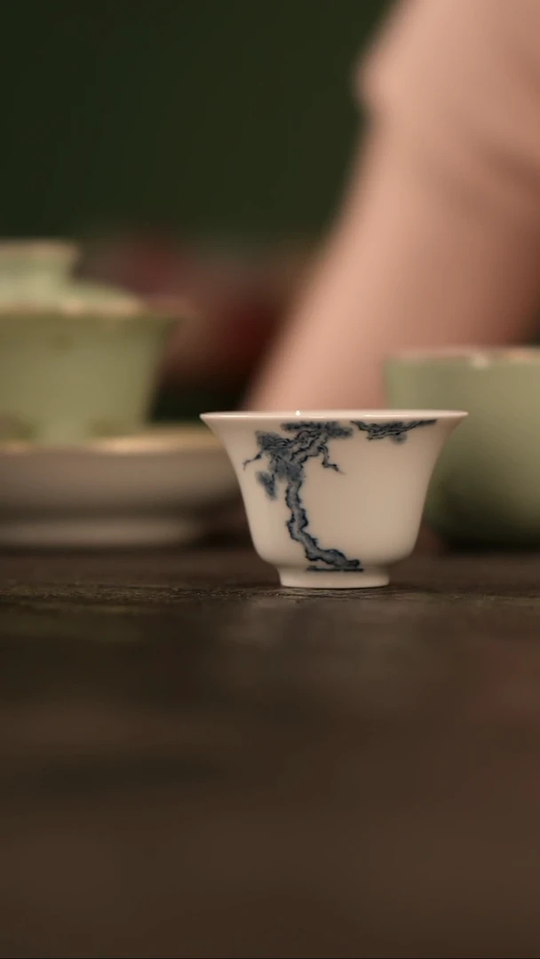 新品青花松枝杯