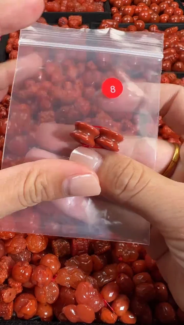 颈饰未镶嵌南红玛瑙1