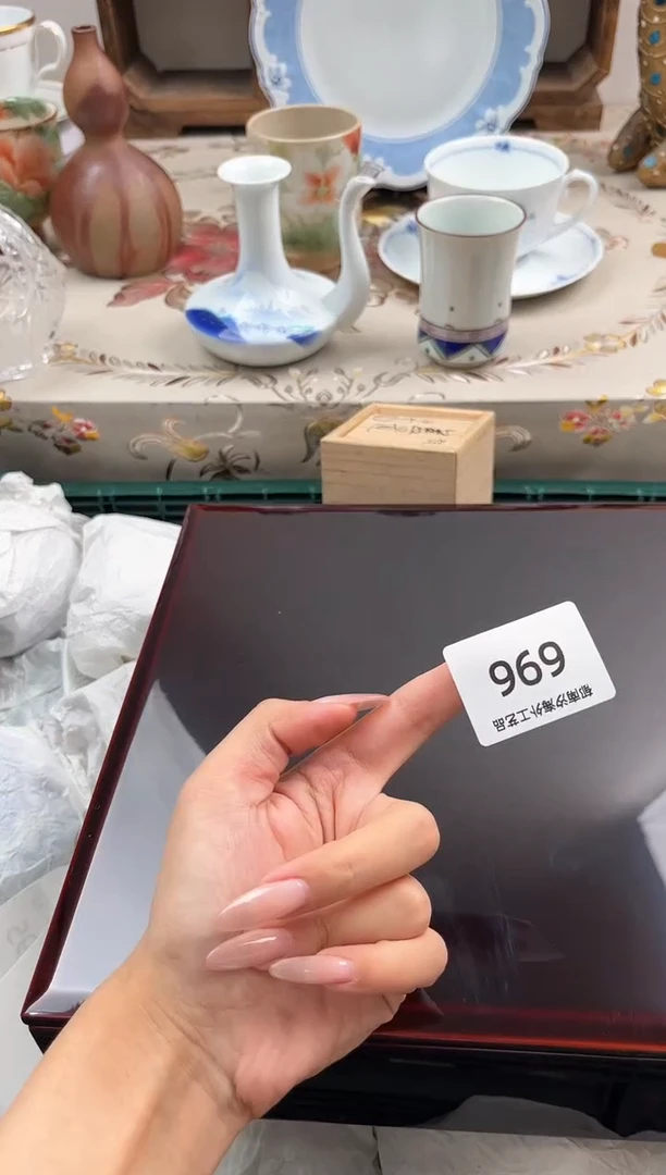 瓷片妮*H         696