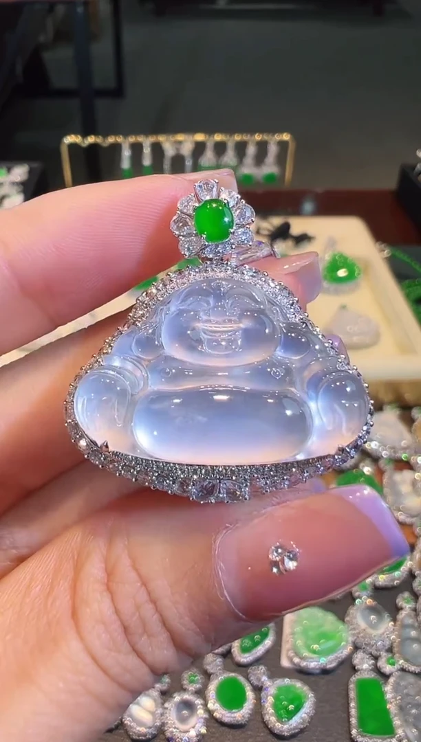 【闪购商品】翡翠吊坠(不含链)18K金镶嵌翡翠