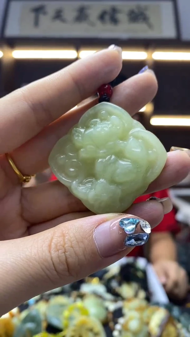 未镶嵌岫玉挂件