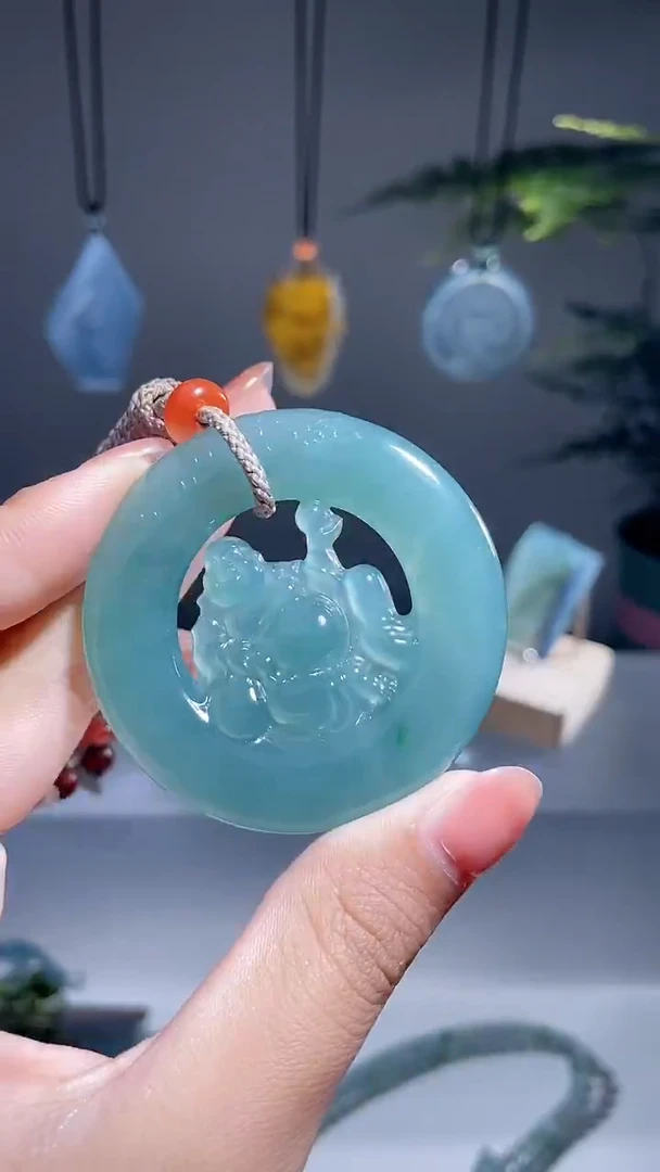 颈饰未镶嵌翡翠佛