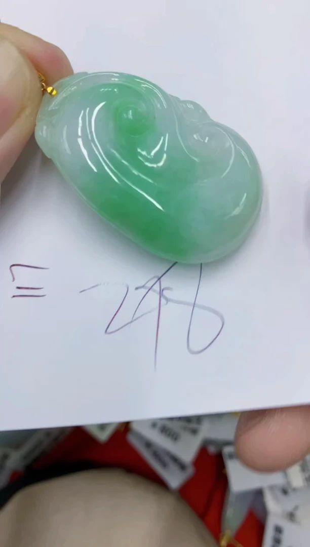 颈饰18K金镶嵌翡翠11111111111
