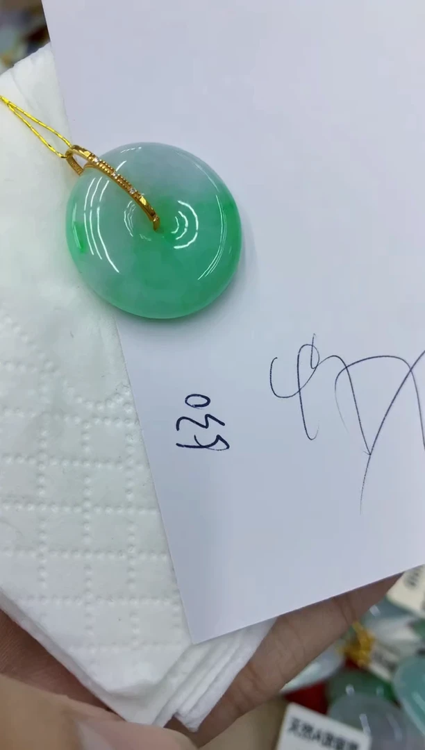 颈饰18K金镶嵌翡翠11111111111