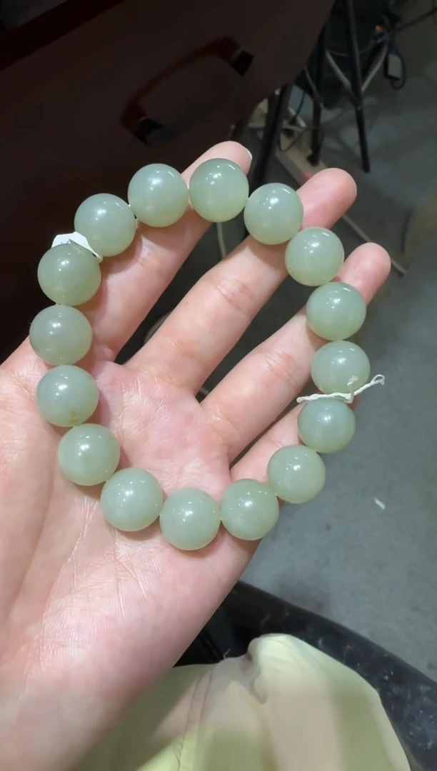 未镶嵌手绳和田玉忙**钱近矿高清白手串（产地直发）