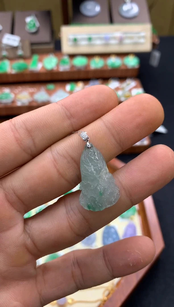 吊坠(不含链)18K金镶嵌翡翠白菜