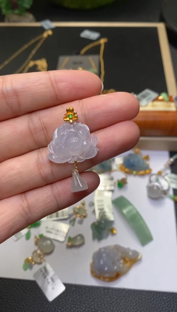 颈饰18K金镶嵌翡翠净货34257