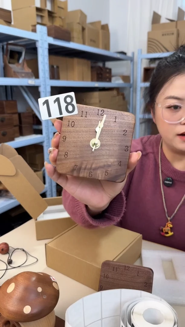 木118北美黑胡桃钟表摆件