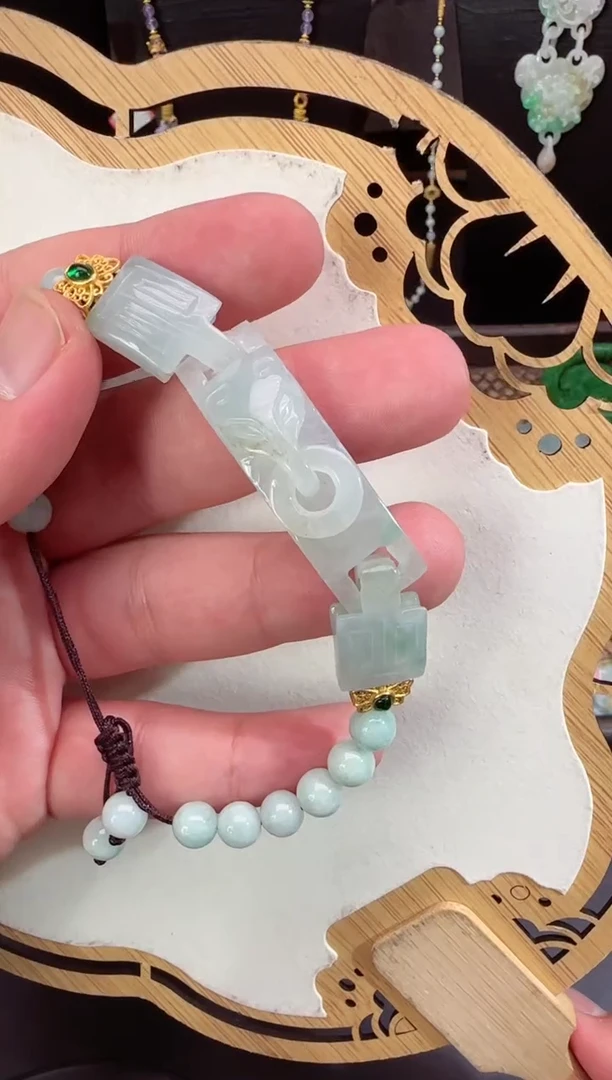 【闪购商品】翡翠颈饰未镶嵌拍照