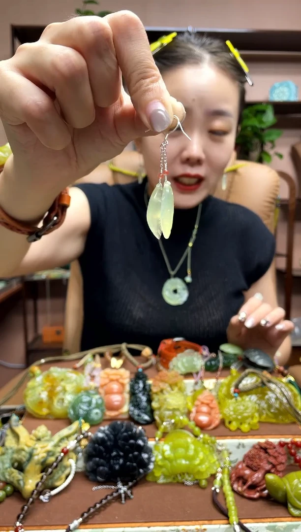 银S925镶嵌岫玉颈饰多样性发货发其中之一