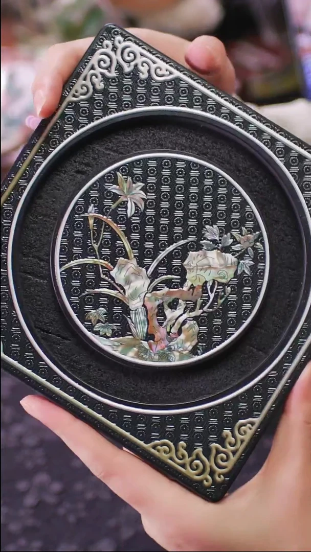 壹藏贰宝龟背幻彩图案小壶承