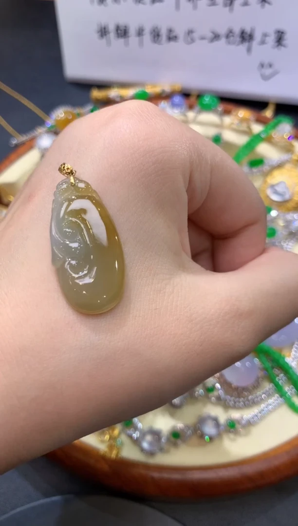 颈饰18K金镶嵌翡翠21如意