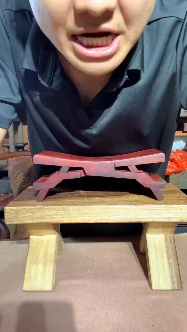非洲紫檀（红花梨）瑕疵鲁班凳