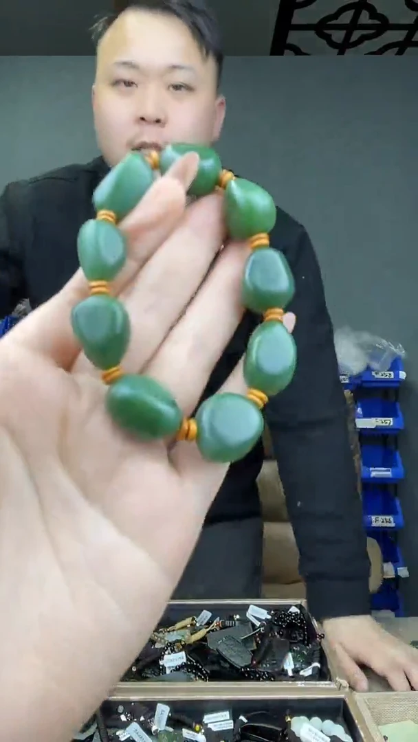 颈饰未镶嵌和田玉1拍一发一，多样性发货！