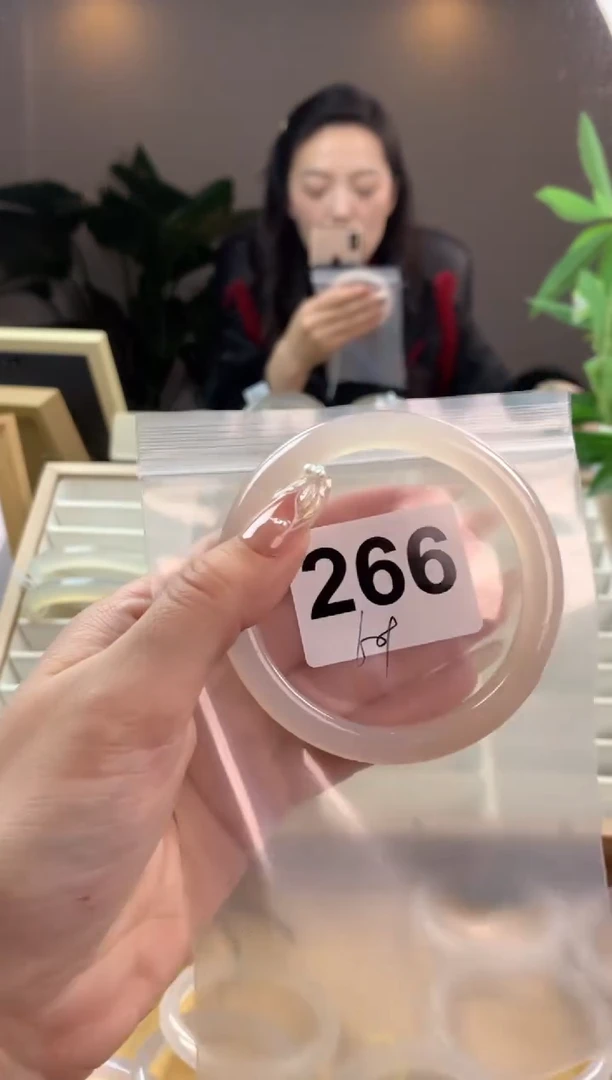【闪购商品】玛瑙/玉髓手镯未镶嵌266