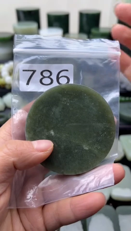 未镶嵌和田玉珠宝半成品镯芯