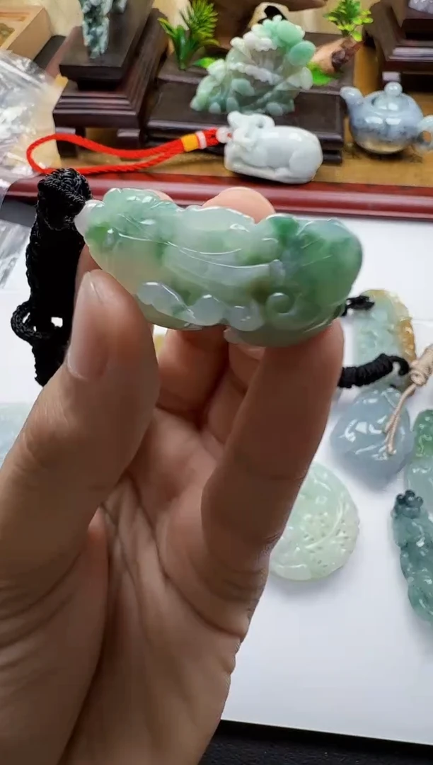 吊坠(不含链)未镶嵌翡翠1